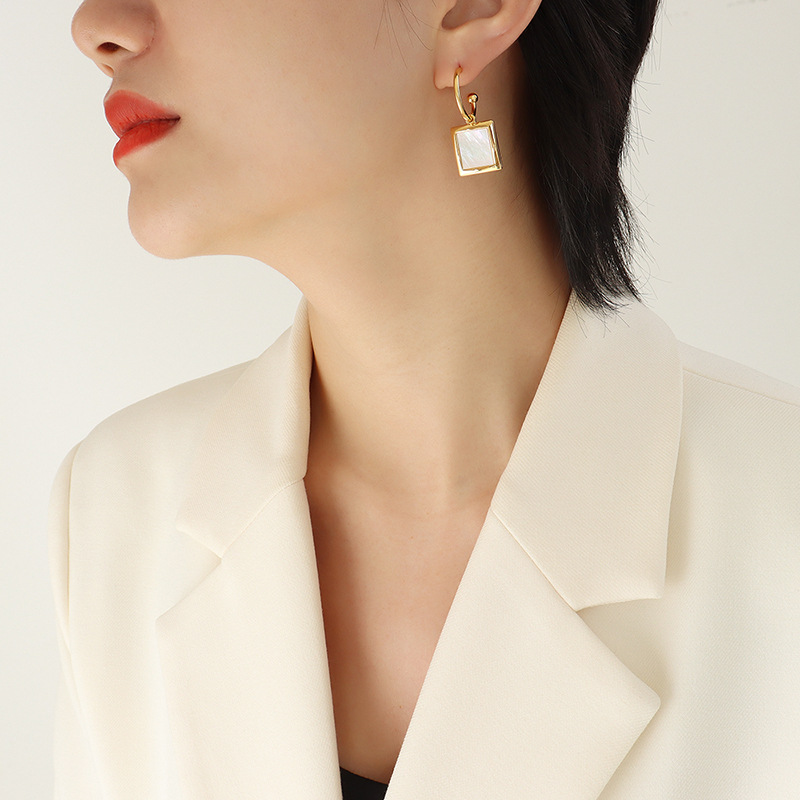 shell earrings